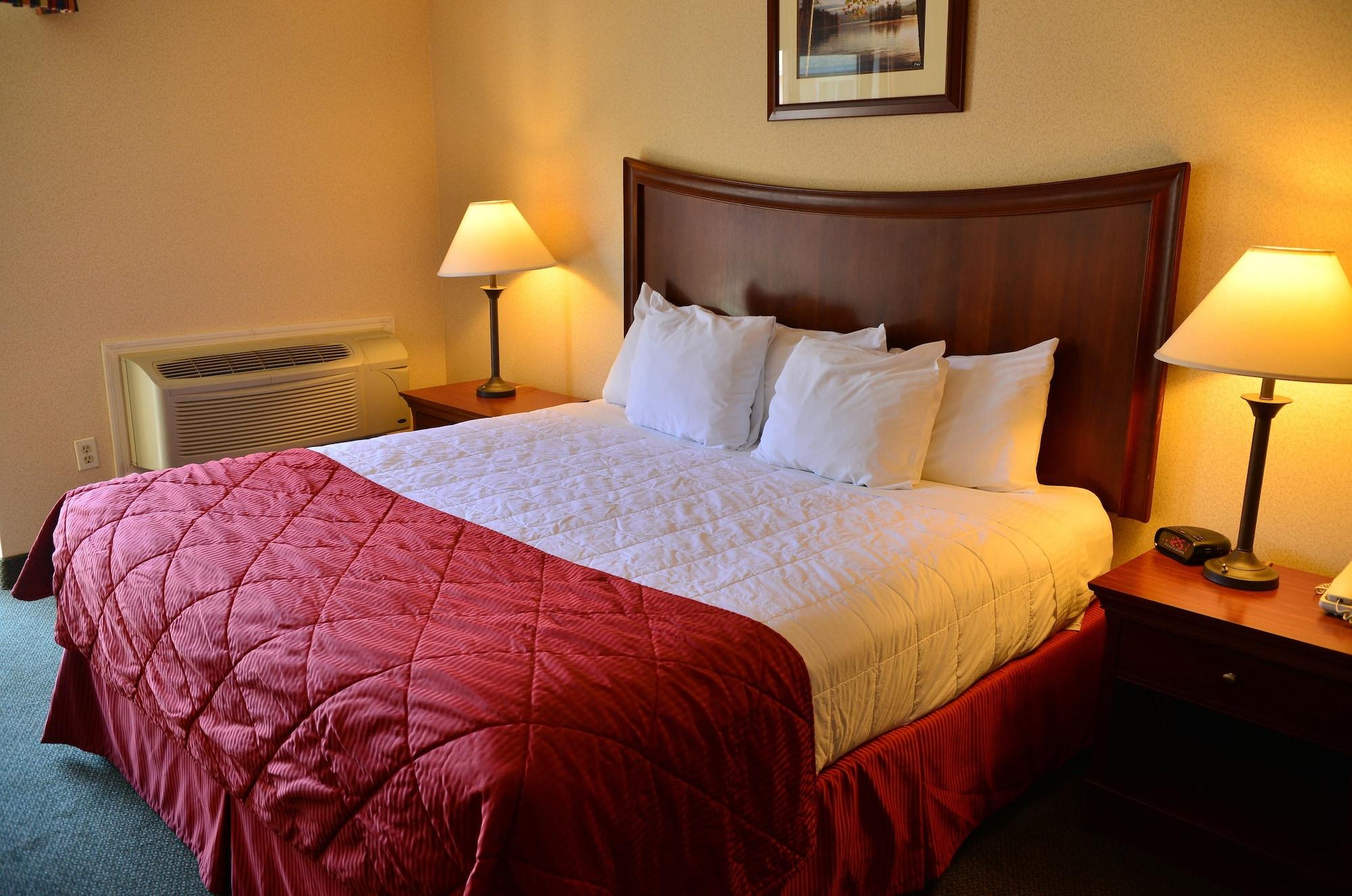 Clarion Inn & Suites At The Outlets Of Lake George Exteriör bild