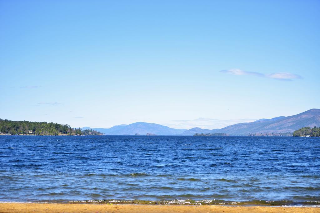 Clarion Inn & Suites At The Outlets Of Lake George Exteriör bild