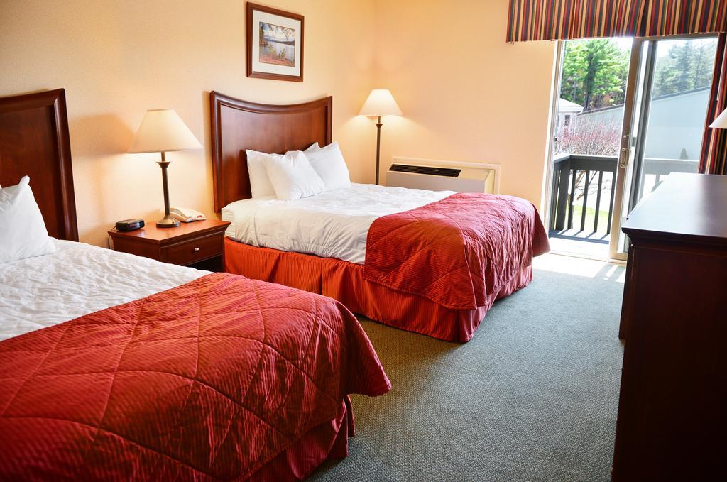Clarion Inn & Suites At The Outlets Of Lake George Exteriör bild
